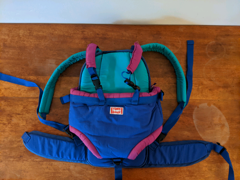 tomy snugli baby carrier